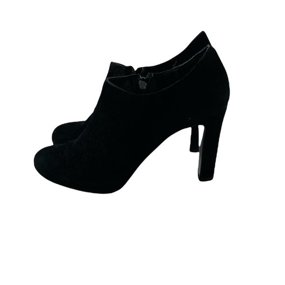 Tahari Sincere Suede Bootie Size 8.5 - Picture 2 of 8